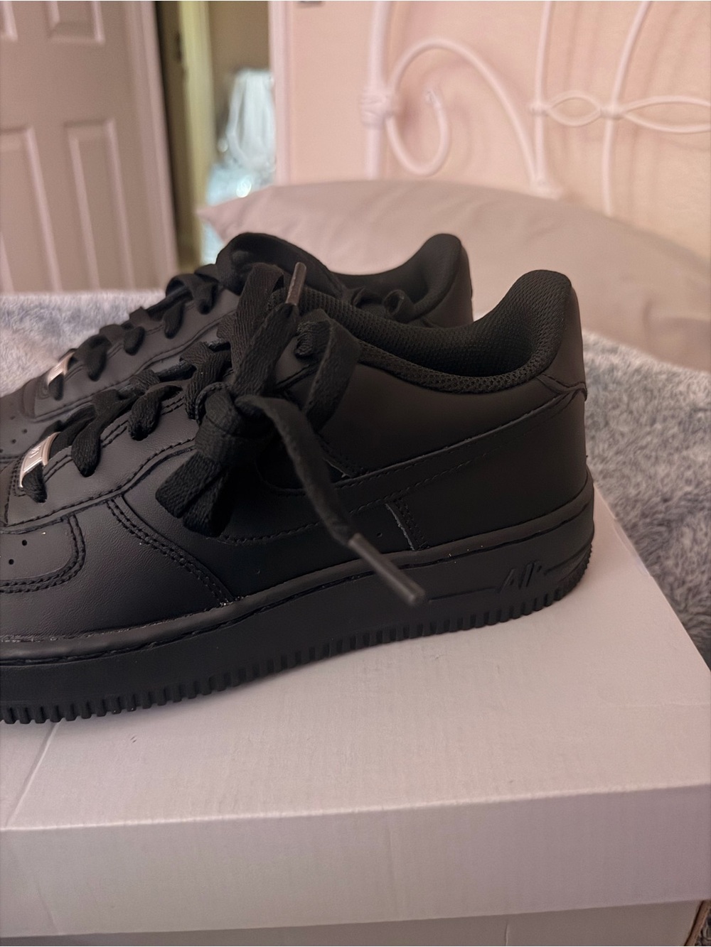 Nike Air Force 1 '07 LV8 Black sneakers- never worn. Size 6.5 in youth, 8 women - Picture 3 of 5